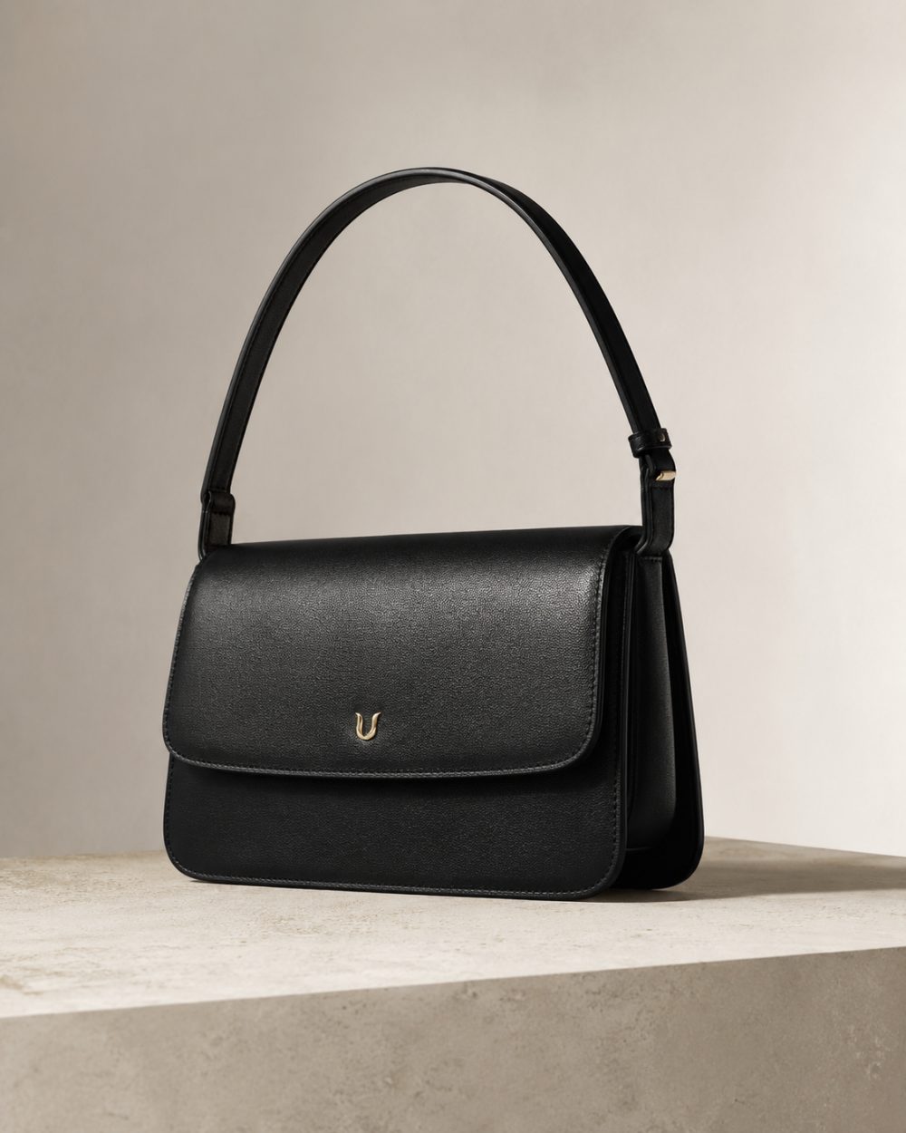 Classica Flap Çanta — Siyah